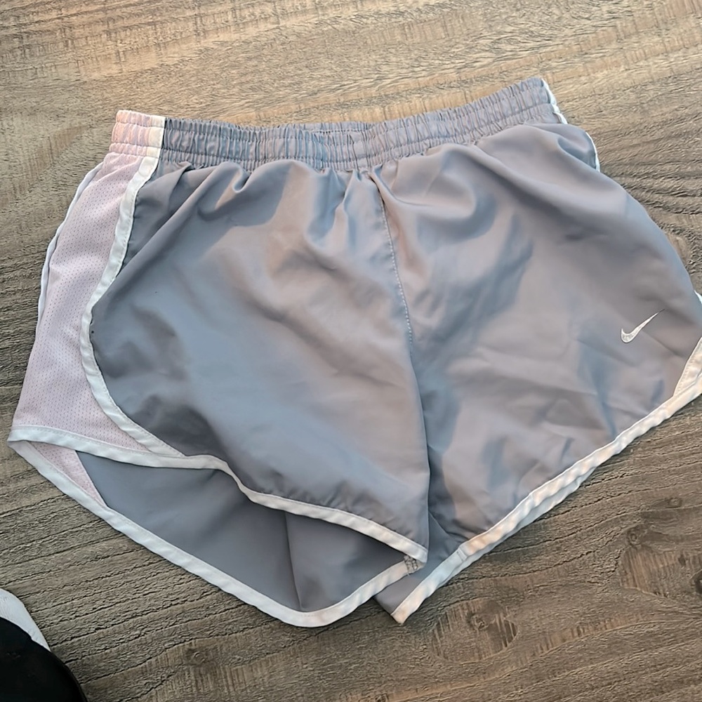 Girls Nike grey shorts